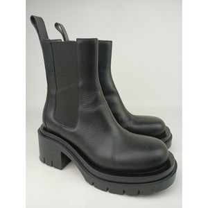 Bottega Veneta Lug Heel Chelsea Boots Black Leather Size 38